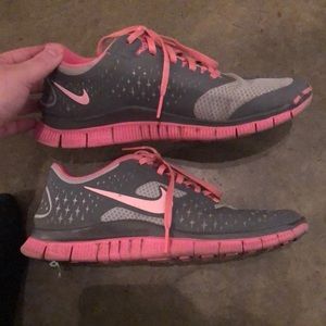 Nike Shoes - Nike Free 4.0 Nike Shoes - Nike Free 4.0